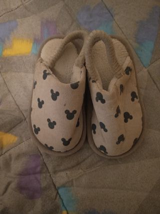 Lote Zapatillas Spiderman y Mickey Mouse Talla 2/3
