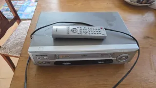 Reproductor VHS Samsung + Lote Películas