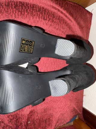 Zapatos de tacón negros