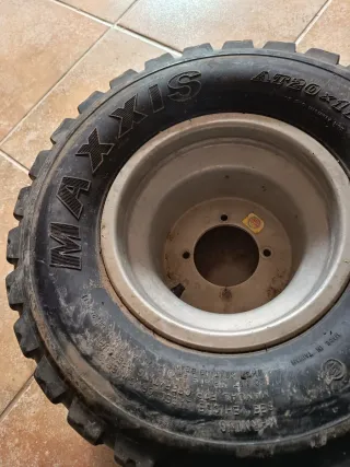 Llantas con neumáticos