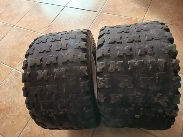 Llantas con neumáticos