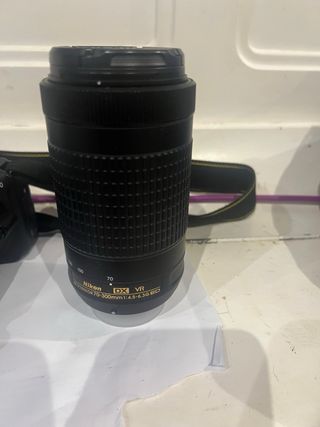 Cámara Nikon D3500 + 3 objetivos