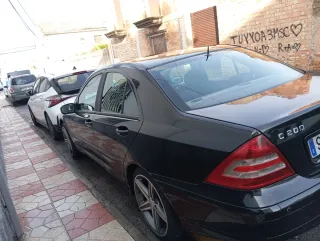 Mercedes-Benz Clase C 2005