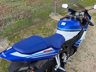 Suzuki GSXR 750 2005 20 Aniversario