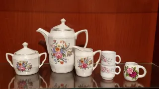 Últimos días. Juego porcelana tazas, de regalo