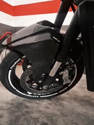 Guardabarros Suzuki B-King Carbono