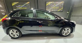 HYUNDAI i30 1.6 CRDi 110cv Tecno S Sky