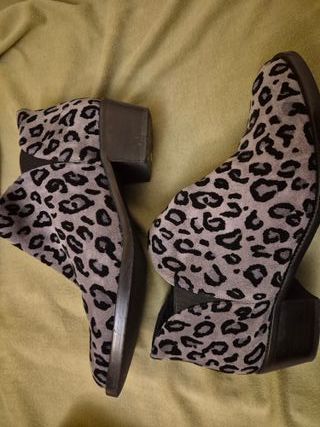 Botines Castañer T37 leopardo