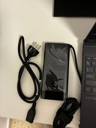 Portátil HP Victus i7 · RTX 4060 · 16GB · 1TB