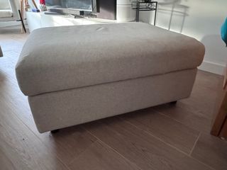 Reposapiés con almacenaje