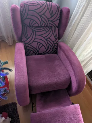 Butaca morada con diseño