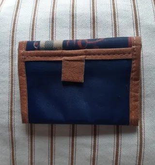 Cartera billetera UNICEF The World is Wonderful