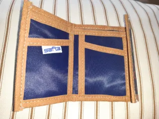 Cartera billetera UNICEF The World is Wonderful