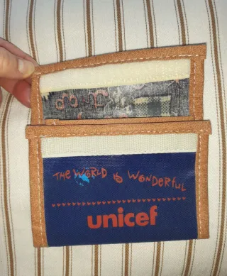 Cartera billetera UNICEF The World is Wonderful