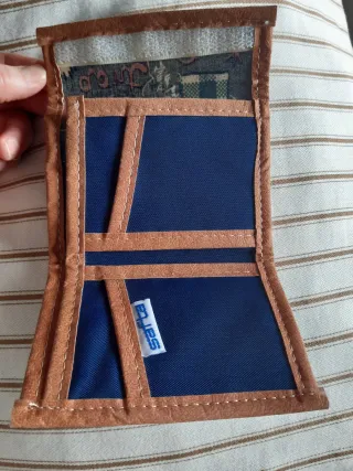 Cartera billetera UNICEF The World is Wonderful