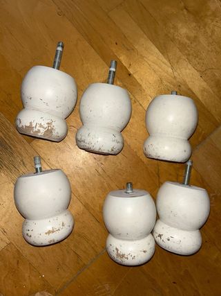 Patas de somier de madera blancas