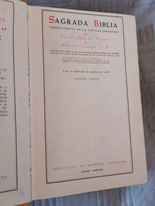 Sagrada Biblia.
