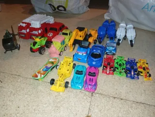 Lote de coches de juguete