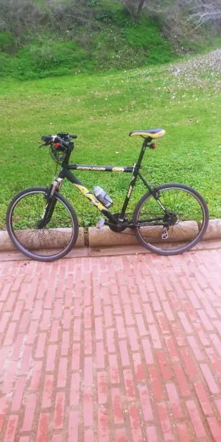 Bicicleta de Montaña Negra