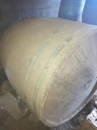 Barricas y cubas de vino antiguas