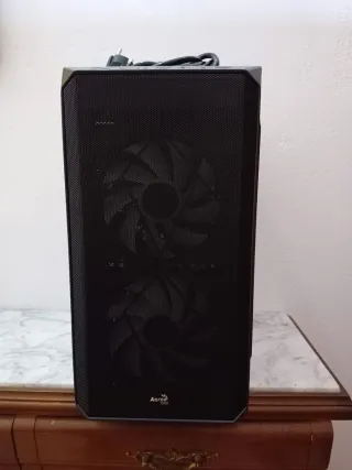 Caja PC AeroCool + Fuente Energy 600W + 3 FAN