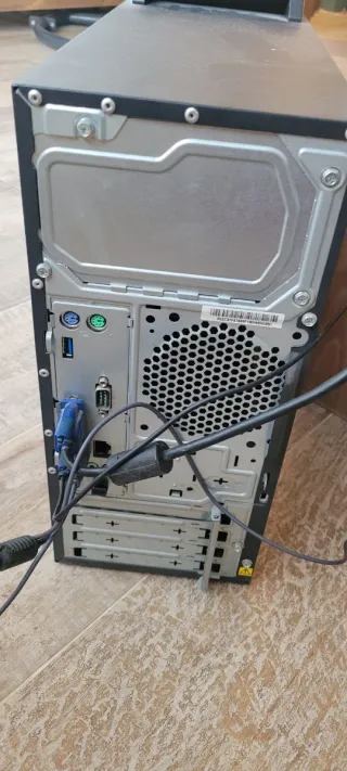 Ordenador de sobremesa con Windows 7 home premium