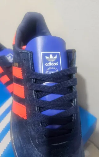 Adidas München Azul y Rojo