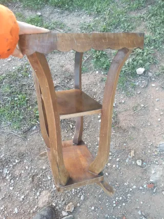 Mesa auxiliar madera chapada vintage mesita