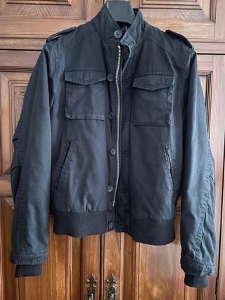 Chaqueta Easy Wear Negra Estilo Militar