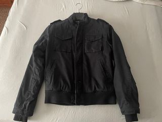 Chaqueta Easy Wear Negra Estilo Militar