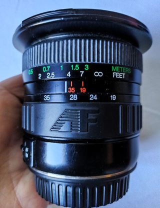 Soligor MC AF Zoom 19-35mm f/3.5-4.5 Canon EF