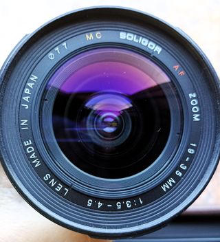 Soligor MC AF Zoom 19-35mm f/3.5-4.5 Canon EF