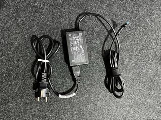Cargador HP 65W Original (Clavija azul)