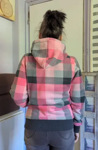 Cazadora polar cuadros rosa y gris