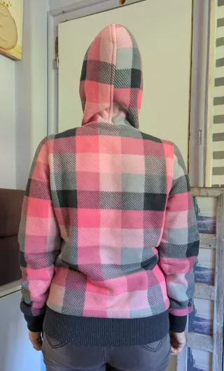 Cazadora polar cuadros rosa y gris