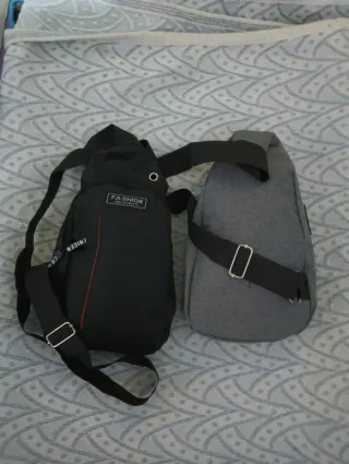 Bolso bandolera gris hombre