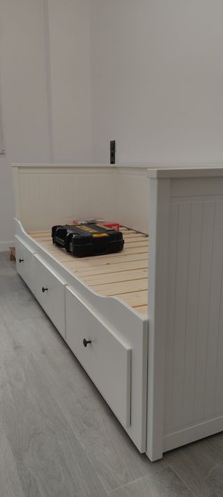 Montador de camas con cajones y otros muebles IKEA