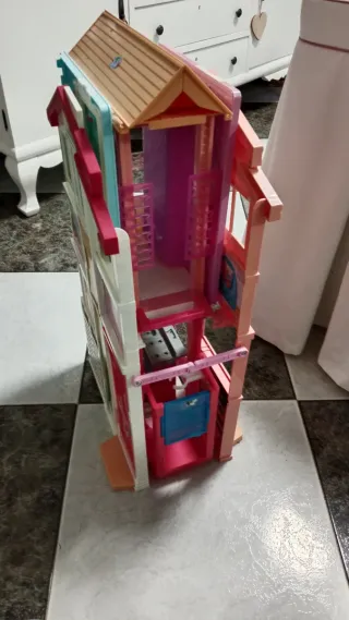 Casa Barbie con ascensore