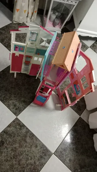 Casa Barbie con ascensore