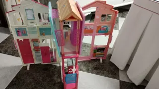 Casa Barbie con ascensore
