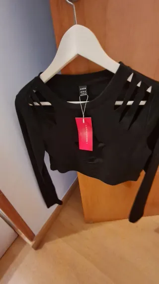 Jersey SHEIN manga larga con rotos Talla L