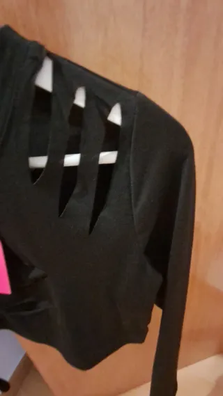 Jersey SHEIN manga larga con rotos Talla L