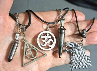 10 collane e girocolli con ciondoli sigillati nuov