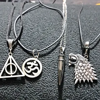 10 collane e girocolli con ciondoli sigillati nuov