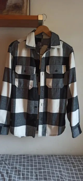 Sobrecamisa H&M cuadros blanco y negro Talla S