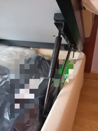 Canapé abatible de tela y madera