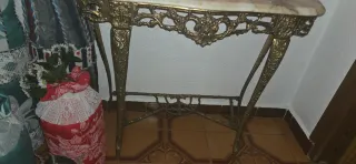 Consola antigua mármol y metal