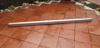 Barra de sujeción y amarre para carga de camión