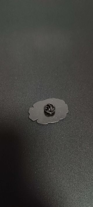 Pin Spider-Man Rojo y Blanco | Marvel