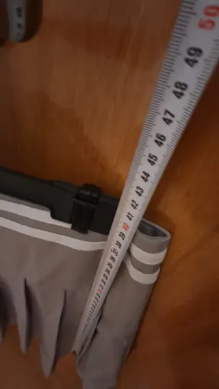 Falda plisada gris talla M